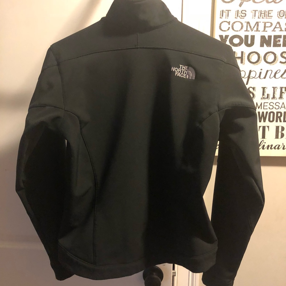 Black North Face apex jacket